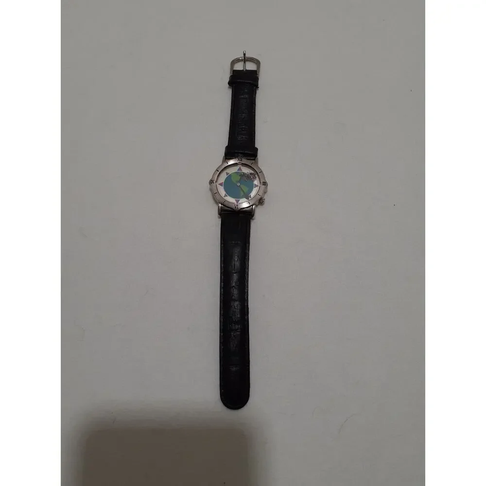 Disney Mickey Mouse World Traveler Wristwatch Fantasma 1990's
